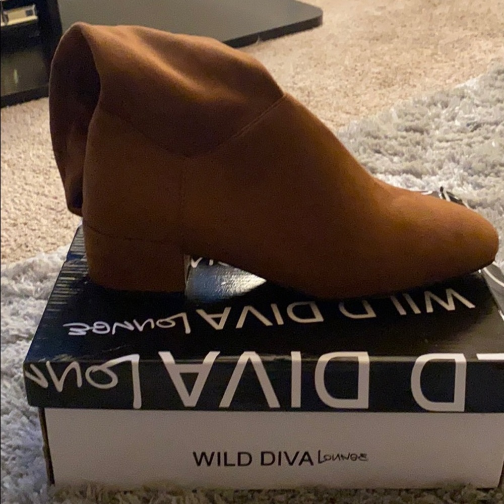 Chestnut knee boots